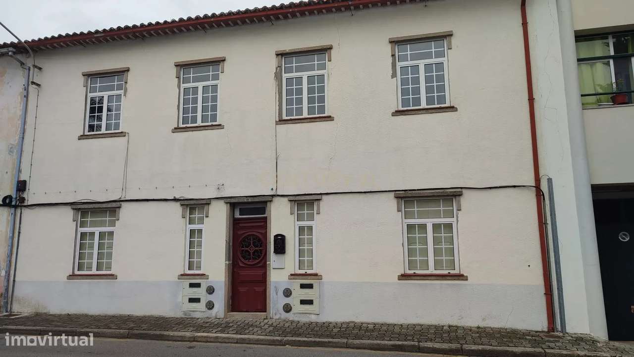 PRÉDIO COM QUATRO APARTAMENTOS T2 NO CENTRO CASTELO BRANCO - Grande imagem: 2/28