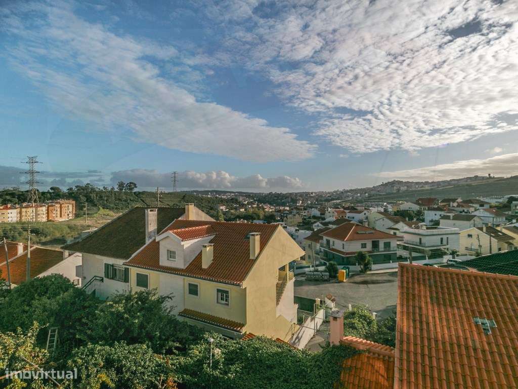 Moradia T3, a ESTREAR com Piscina em Famões, Odivelas: O seu Oásis!-41