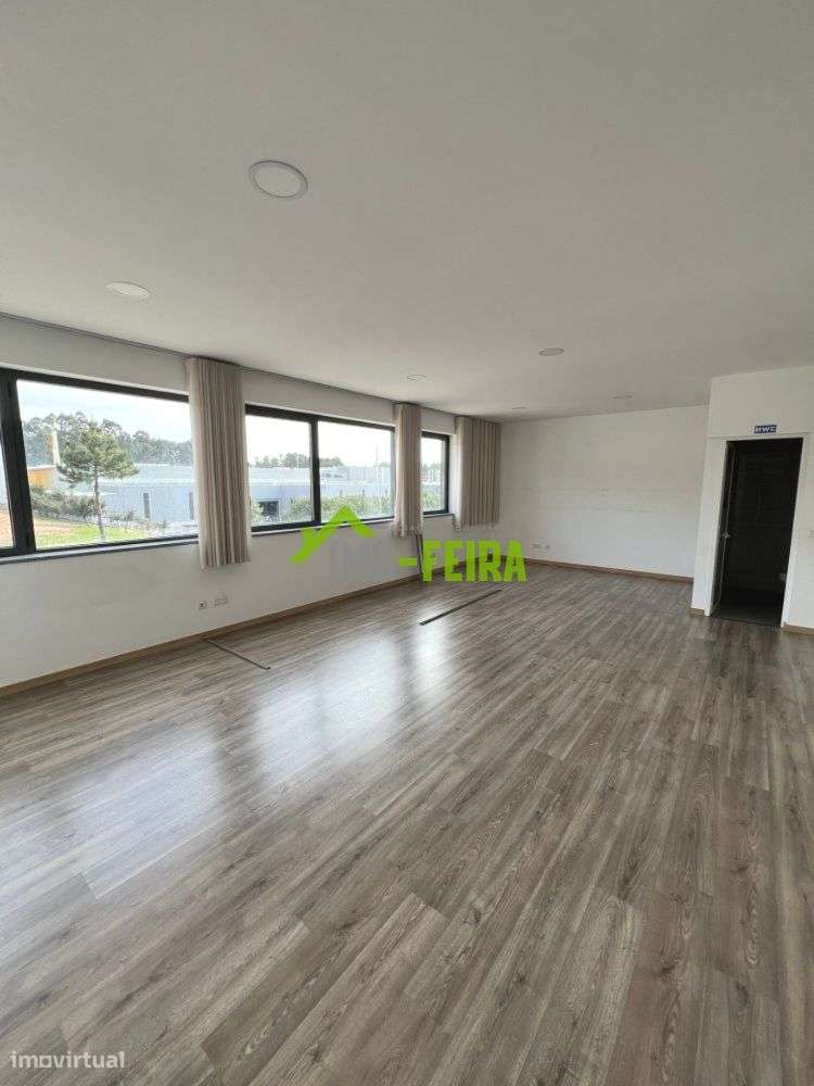 Pavilhão industrial , Fiães-8