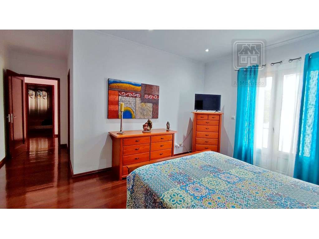 VENDA de MORADIA - VIVENDA com alojamento local e piscina - Fenais ...-27