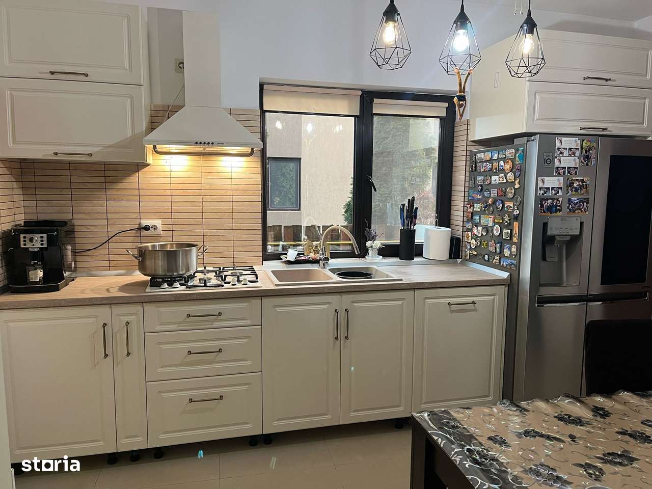 Casă Elegantă și Spațioasă - Oază de Liniște și Confort!-9