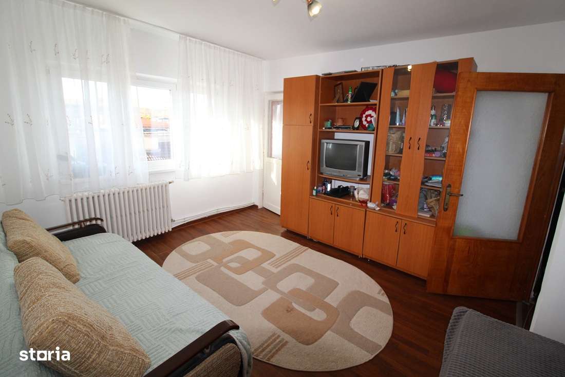 Vând apartament cu 1 camere în Hunedoara, Micro2-Str.Munteniei, 34mp..-0