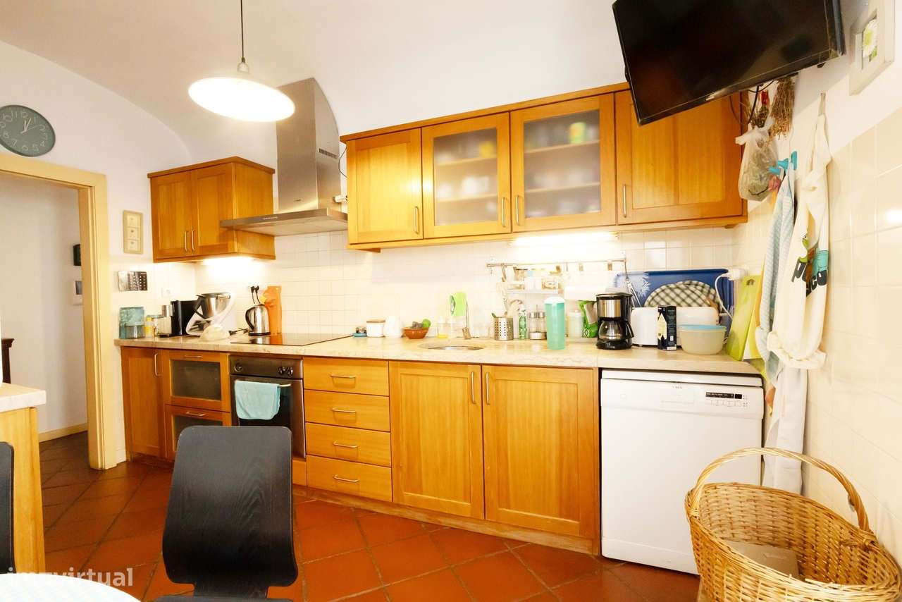 METADE DE PRÉDIO HISTÓRICO (DUPLEX) NA PRAÇA DO GIRALDO – ÉVORA, PATRI - Grande imagem: 5/45