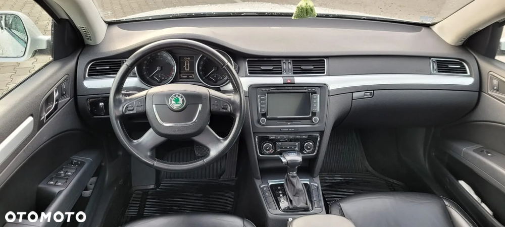 Skoda Superb 2.0 TDI Elegance DSG - 7