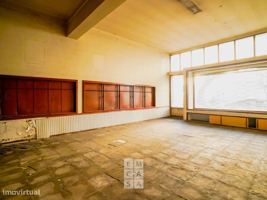 Prédio destinado a comércio, indústria e habitação para reconstruçã... - Grande imagem: 4/22