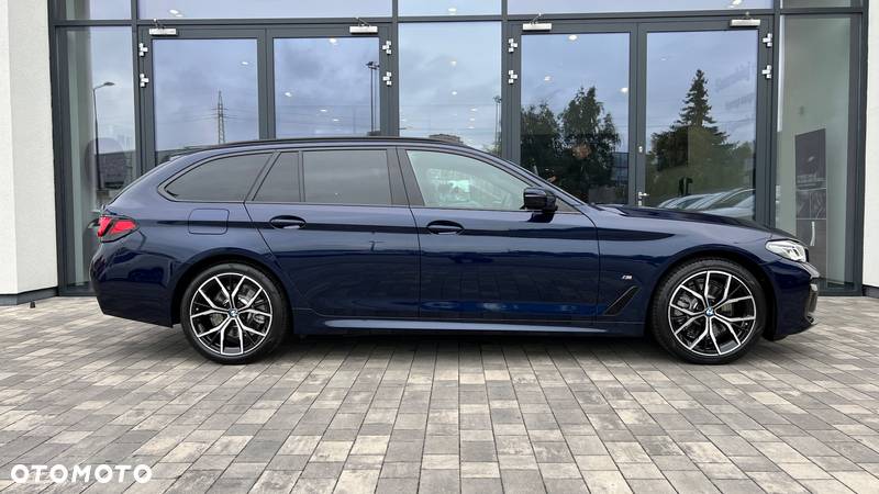 BMW Seria 5 520d xDrive mHEV M Sport sport - 4