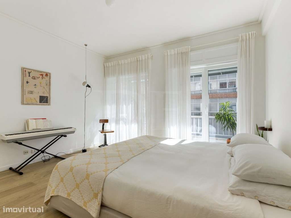 Apartamento T3 em Paço da Rainha / Campo Mártires da Pátria-12