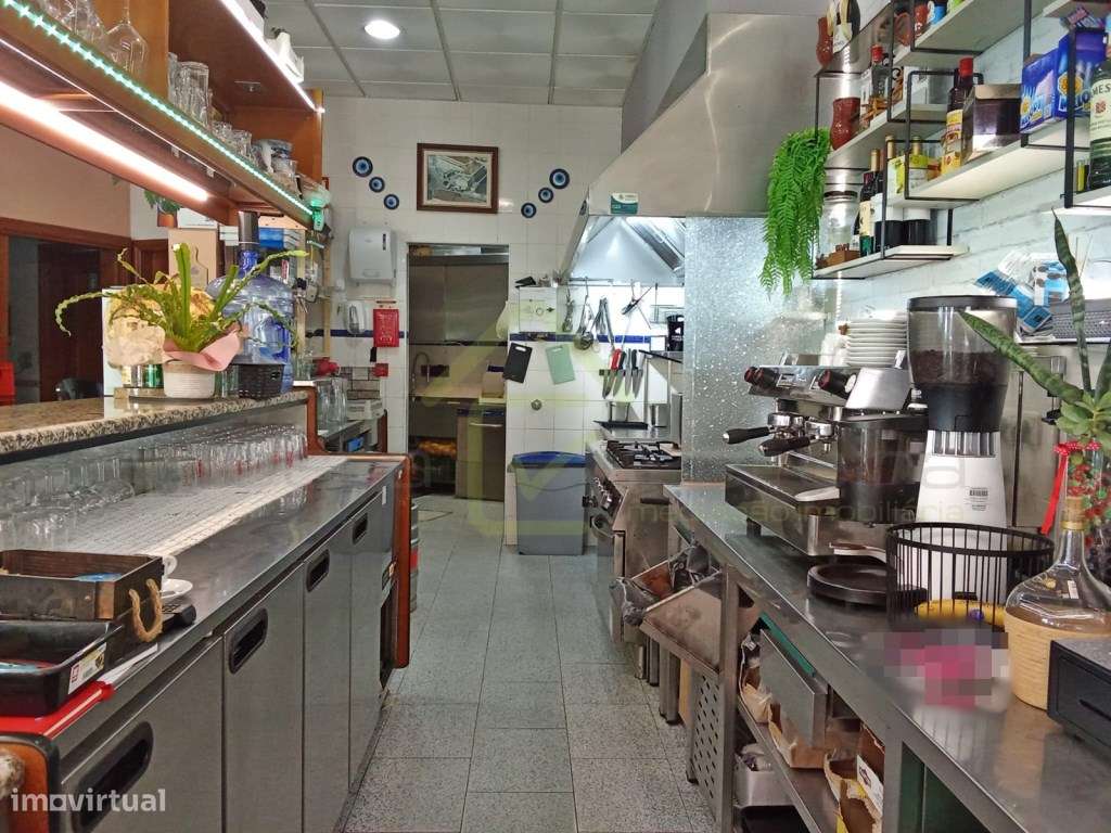 Churrasqueira e Snack Bar para Venda-6