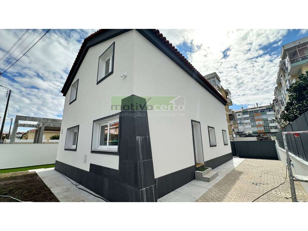 Possibilidade de PERMUTA - Moradia Isolada T4 no Cacém, Sintra. Aca...-24