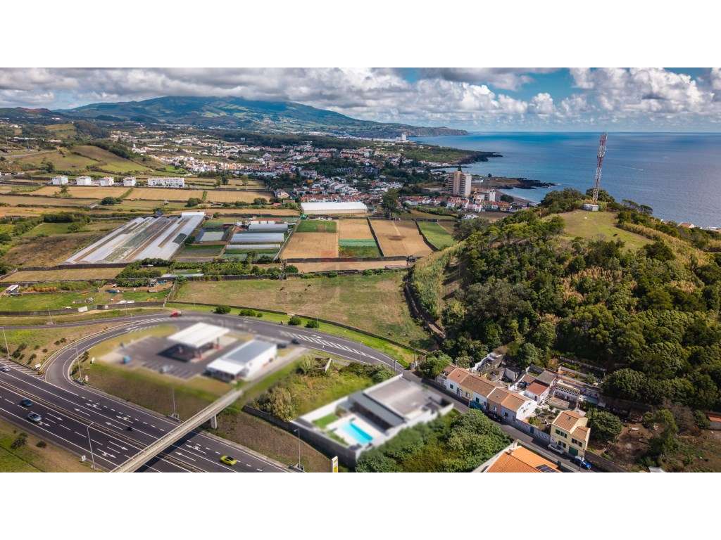 Terreno situado na freguesia de Rosto do Cão - São Roque-12