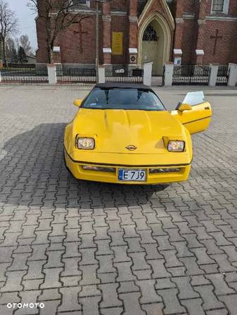 Chevrolet Corvette - 12