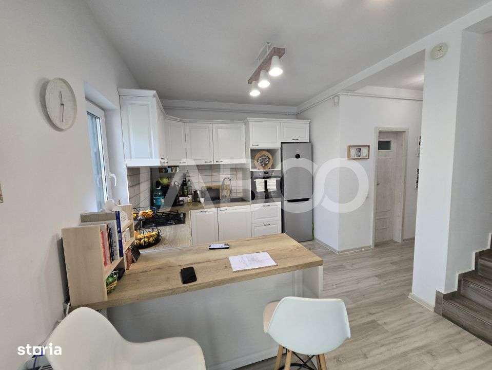 Casa de vanzare 5 camere 160mpu 3 bai 120mp teren liber zona Selimbar - Imagine principală: 5/15