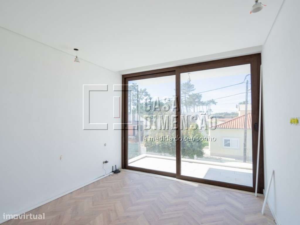 Moradia isolada de tipologia T3 na melhor zona da Aroeira, com Pisc...-12