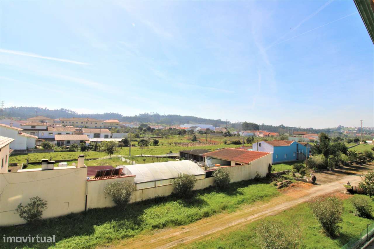 Apartamento T3 com Garagem, Granja do Ulmeiro-17