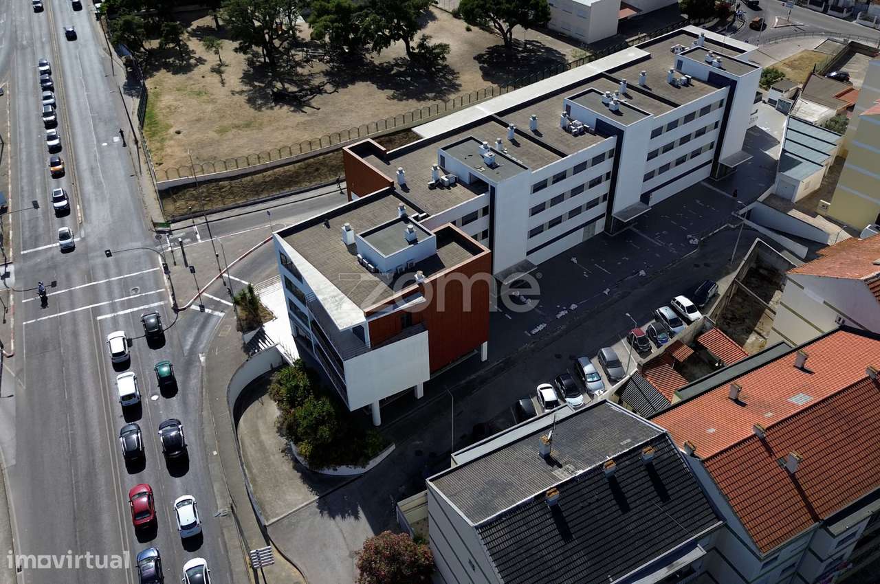 Apartamento T3 em Paio Pires-33