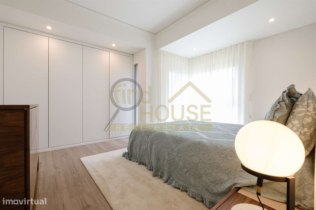 Vende-se T2 remodelado com garagem e arrecadação com vista para o jard-26