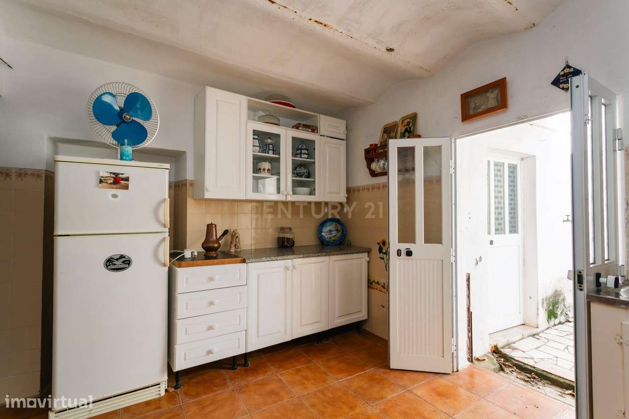 Moradia T2 com Espaço Exterior na Zona Histórica de Mourão - Alentejo - Grande imagem: 4/26