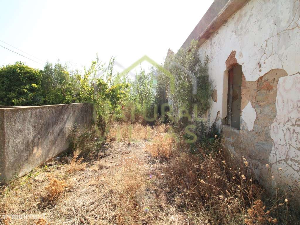 Moradia Para Recuperar com Terreno em Estoi, Faro - Grande imagem: 5/13