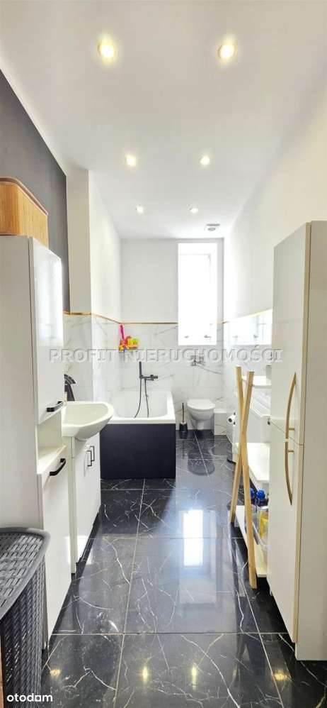 Komfortowe, przestronne mieszkanie w centrum-14