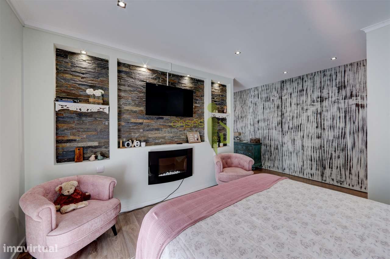 Moradia Clássica T3 transformada em T4, em Rio de Mouro, Sintra-14