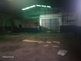 Armazém 195m2  Lisboa  com logradouro - 1100m2 - Grande imagem: 2/4