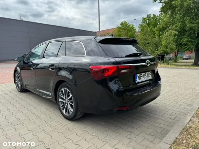 Toyota Avensis 2.0 D-4D Premium - 6