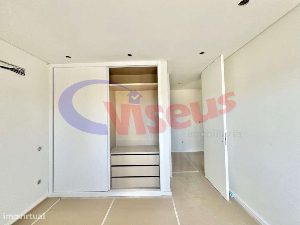 Apartamento T3 Penthouse Coimbrões-28