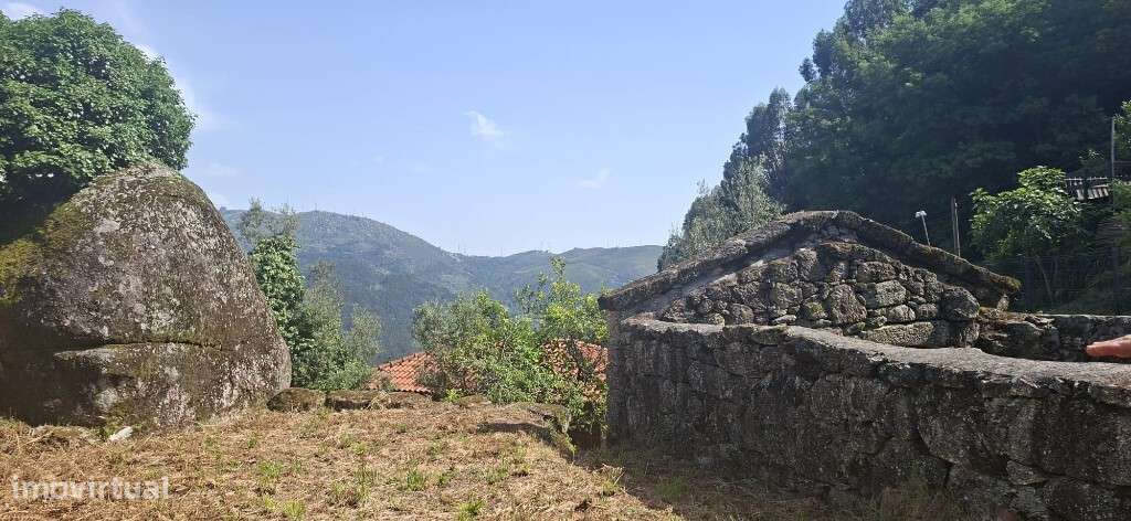 Terreno c/ Sequeira p/ Restauro  - Bouro Santa Marta-12