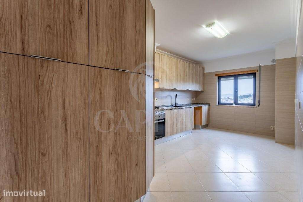 T2 com Suite e Garagem em Vialonga - Grande imagem: 5/26