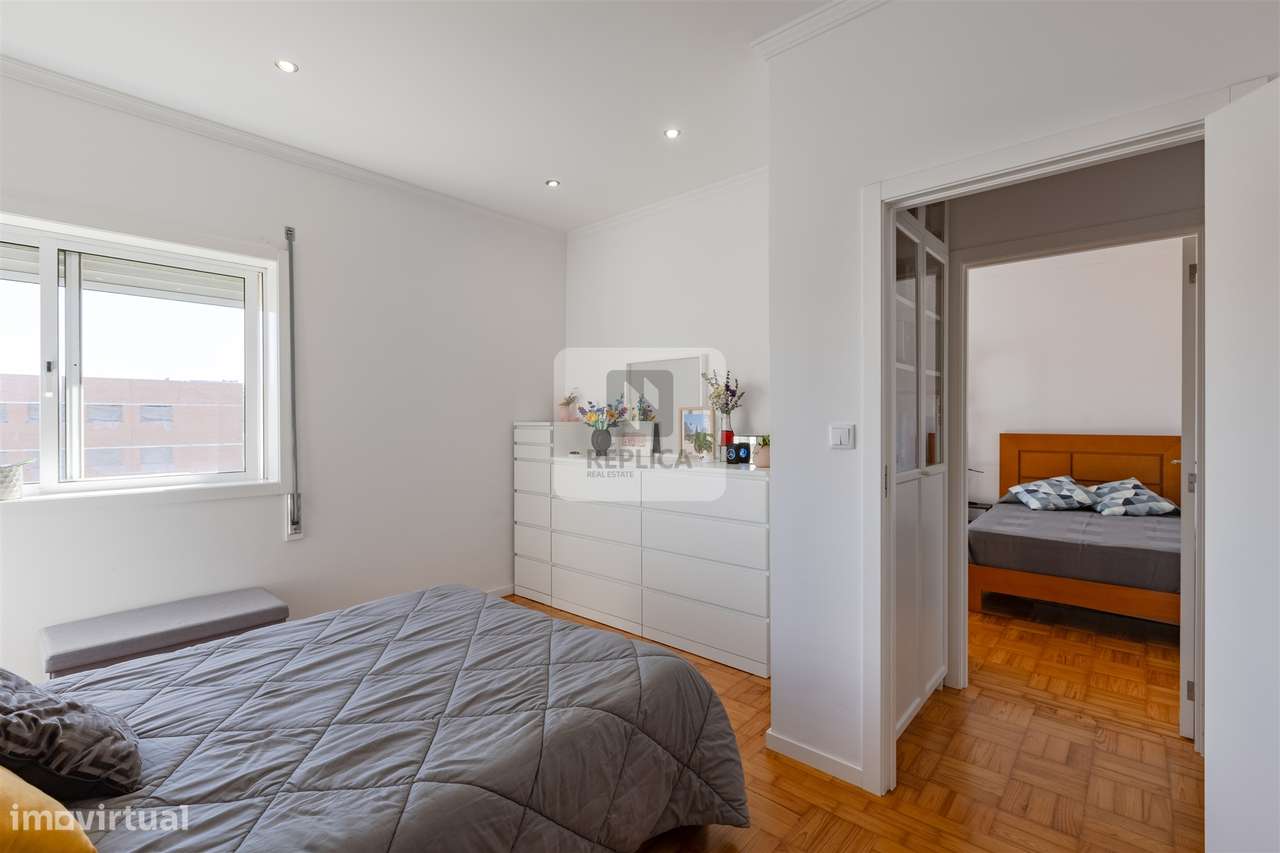 Apartamento T2 Renovado no Bonfim, Porto-20