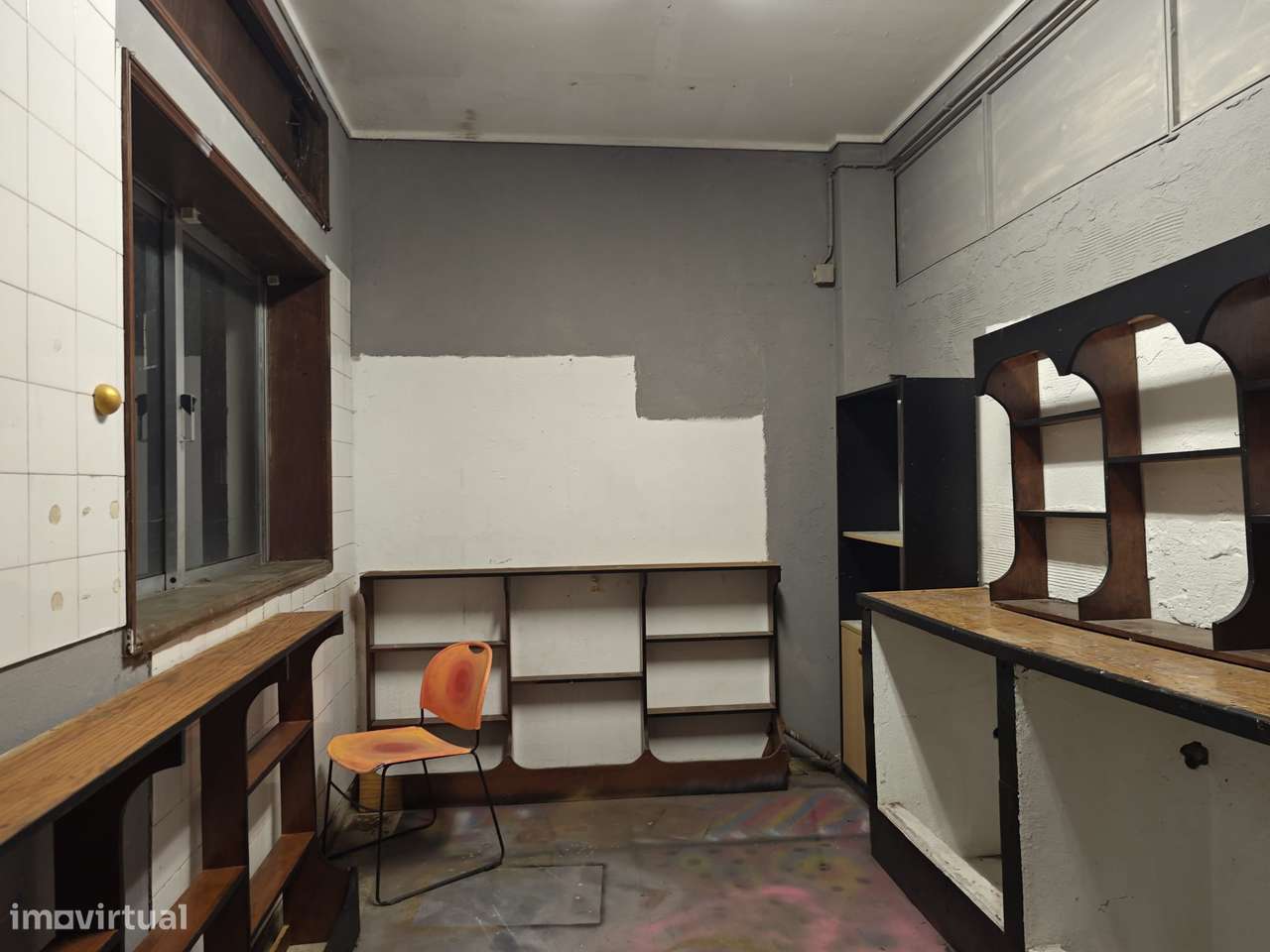 LOJA COM POTENCIAL PARA ESCRITÓRIOS OU HABITAÇÃO-11