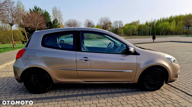 Renault Clio 1.2 16V Authentique - 7