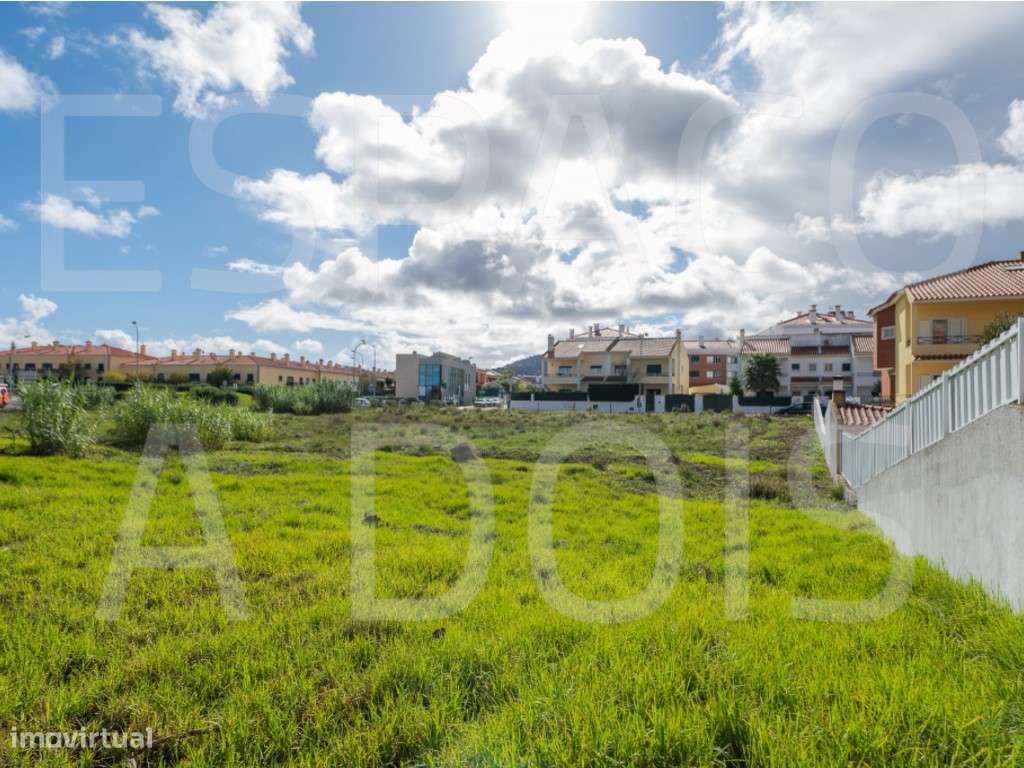 Para MORADIA ISOLADA. Implantação 120m2, área bruta de construção 2... - Grande imagem: 5/16