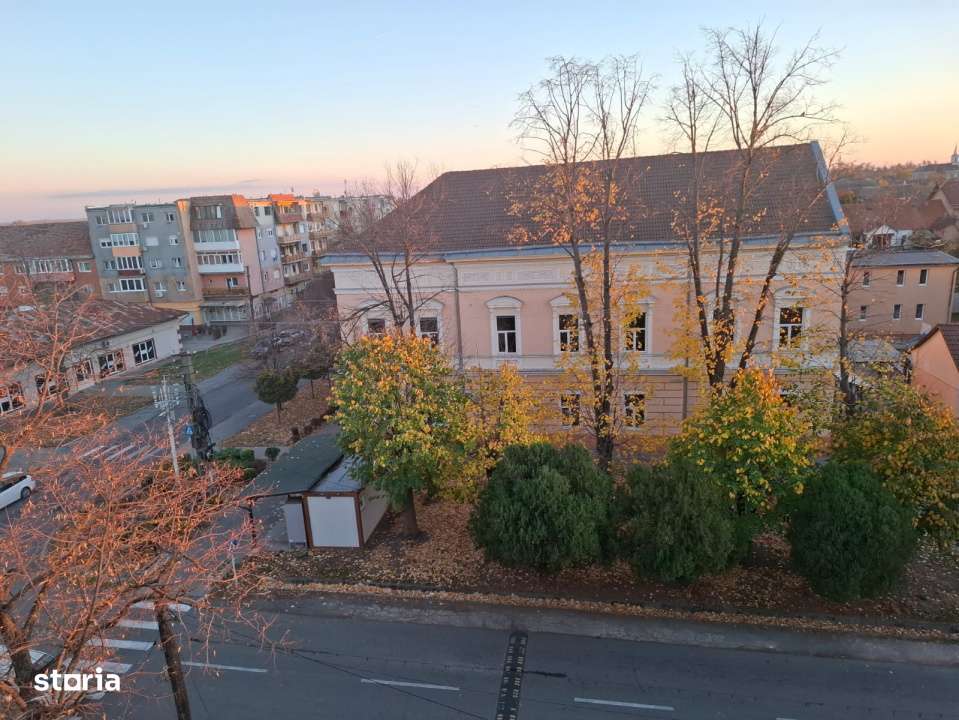Apartament 3 camere etaj 4 cu garaj in Nadlac-14