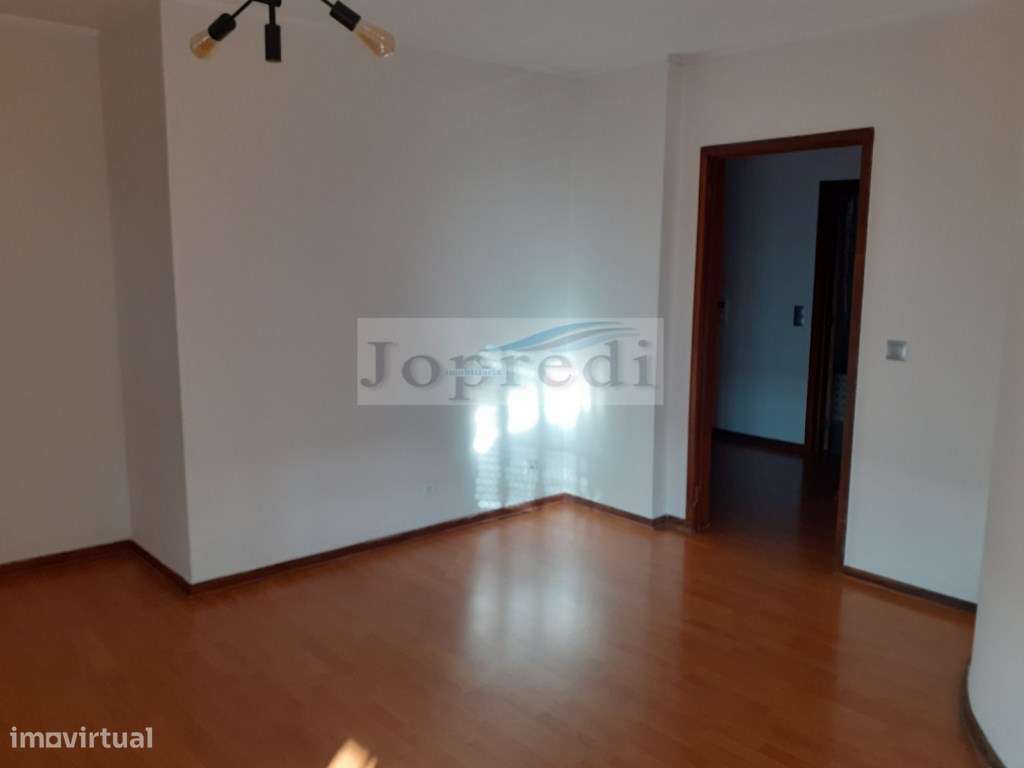 Apartamento T2 c/ vista de mar e serra em Sassoeiros/Carcavelos - Grande imagem: 5/32