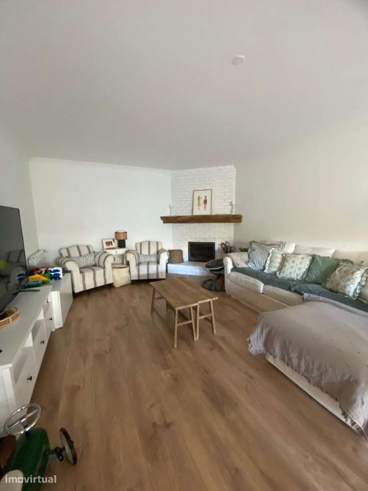 T2 + Studio T1 com terraço amplo - Grande imagem: 5/28