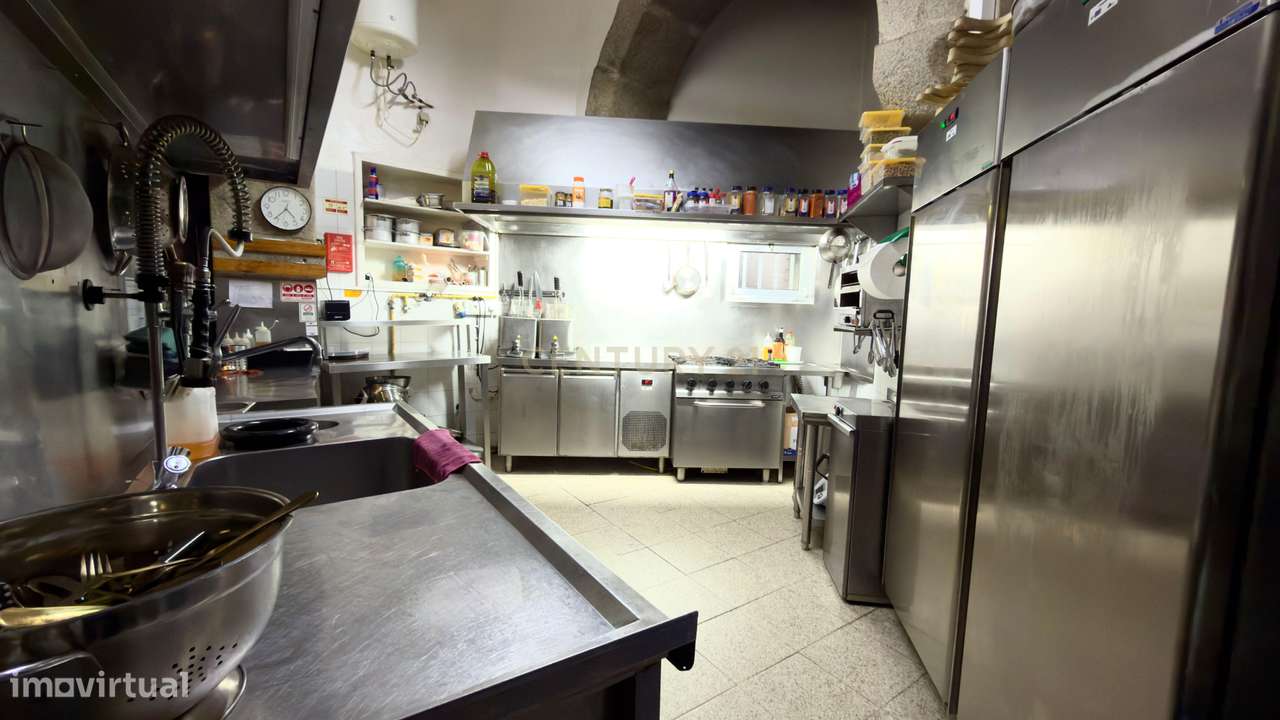 Trespasse no Centro histórico de Viana Do Castelo-5