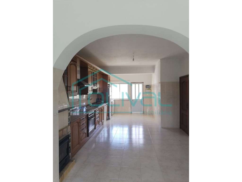 Moradia Independente com terreno, muito bem localizada com vista pa...-22