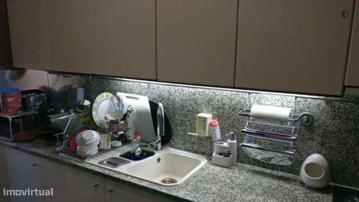 Quarto - localizado em Santa Marinha Porto - Grande imagem: 4/12