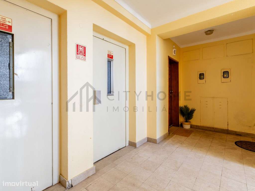 Apartamento T1 com Piscina e Varandas em Albufeira-21