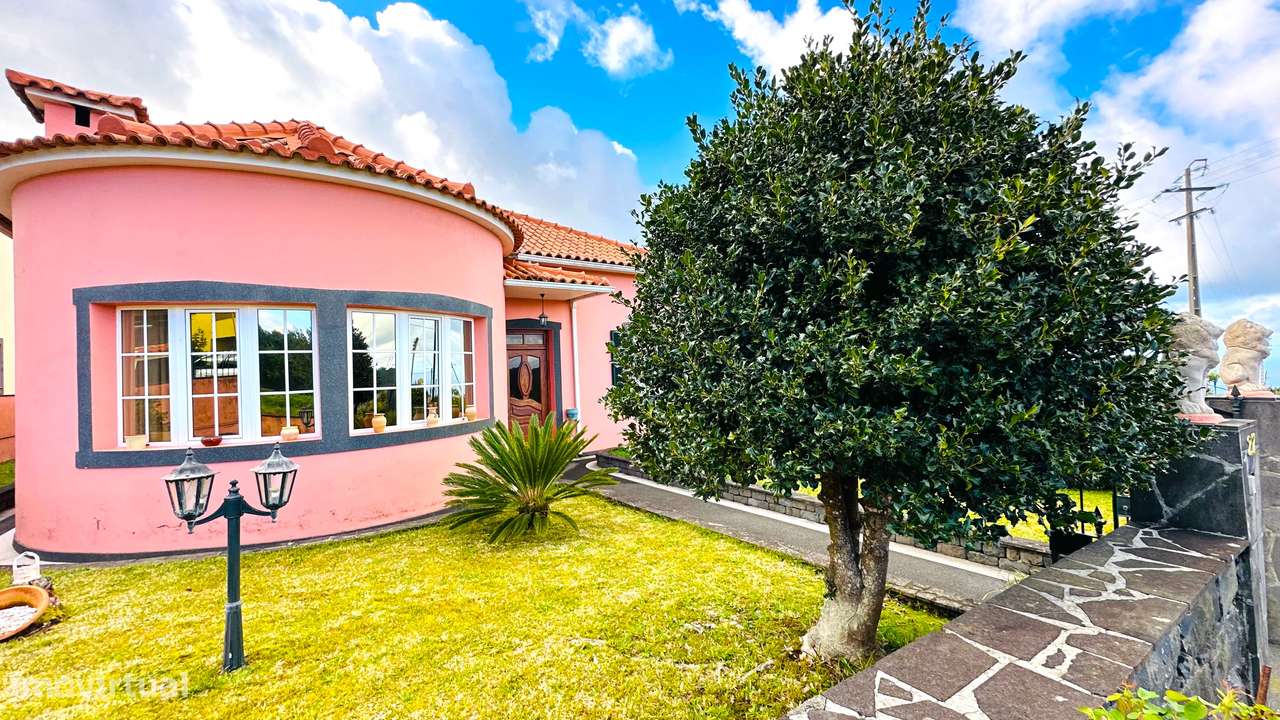 Moradia T3 Típica Madeirense em Santana - Grande imagem: 4/38