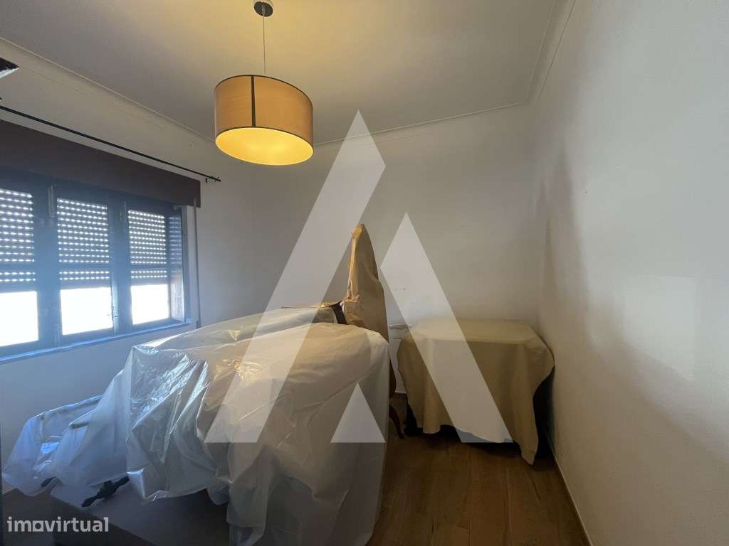 Moradia T4 com quintal e garagem em Arraiolos-5