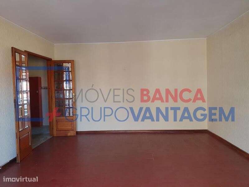 Apartamento T3 com varanda e garagem em Oliv. do Douro, V.N.Gaia - Grande imagem: 3/13