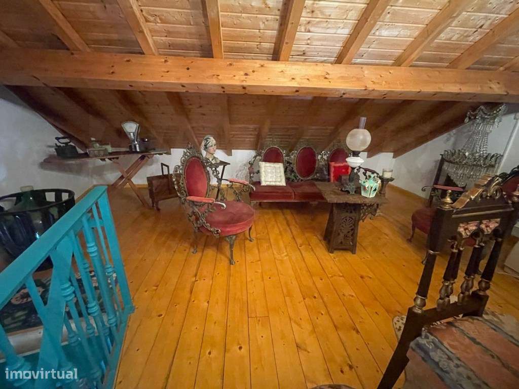 Moradia única na Abela - Espaço, Conforto e Tradição!-23
