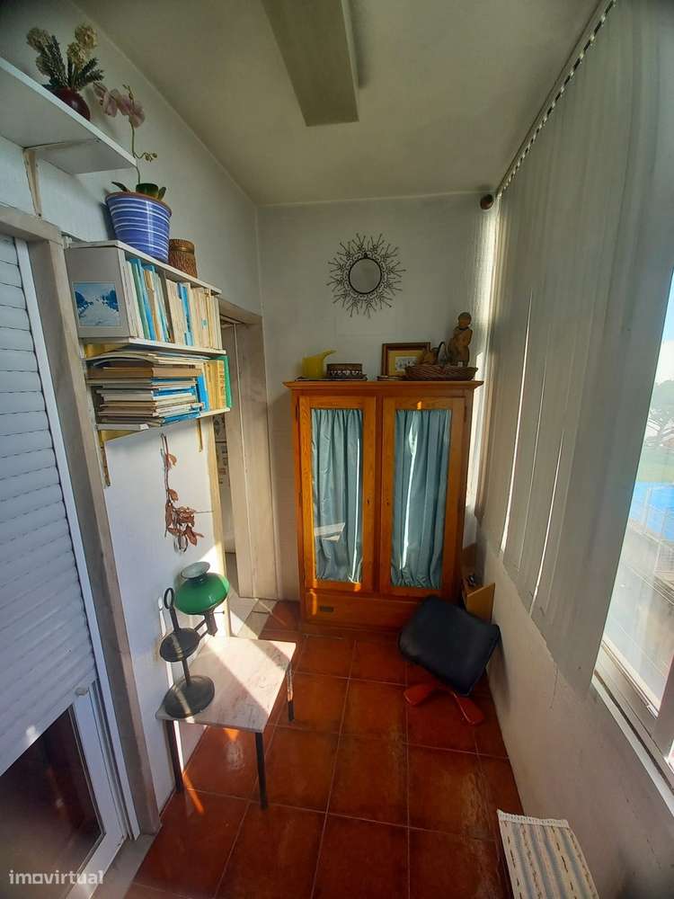 T3+1 | 110m2 | Av. 25 de Abril, Cacilhas | Com vista de Rio-25