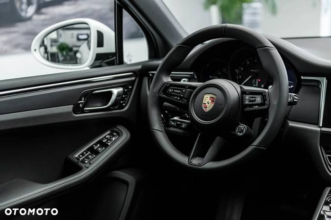 Porsche Macan T - 18