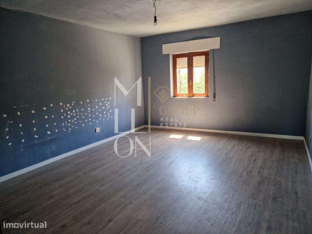 Moradia T3+1 com Sótão Amplo, Ruína e Potencial para Piscina | Gavião-16