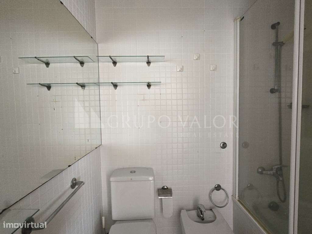 Apartamento T2 com estacionamento coberto privativo na Rinchoa (Rio...-12