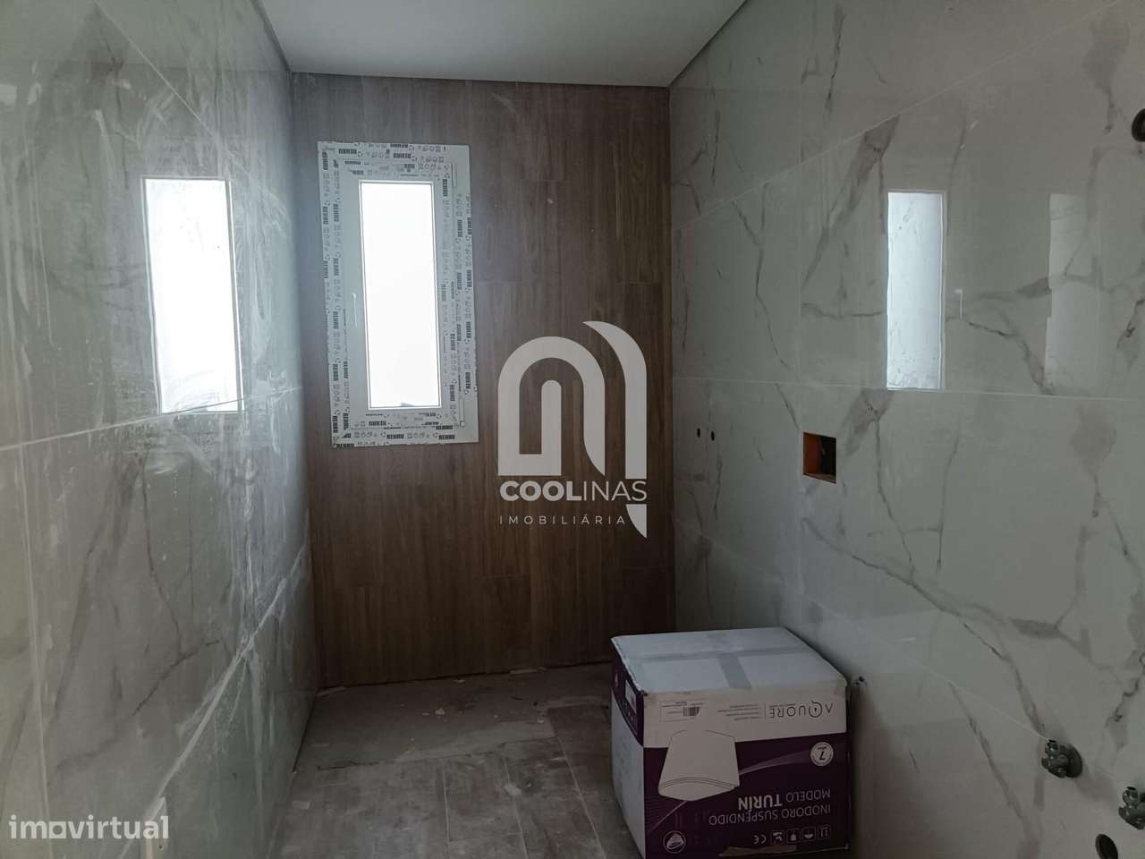 Fantástica Moradia Térrea T3+1 com Piscina de água salgada e aquecida.-16