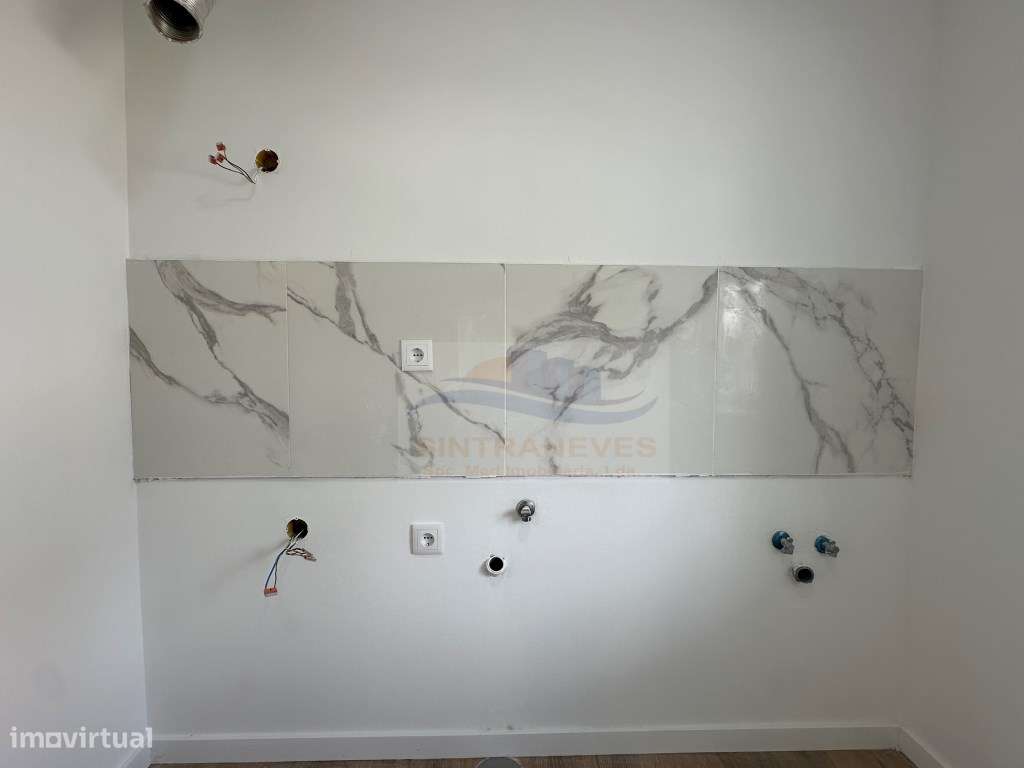 Apartamento T2 Remodelado com Quintal | Pontinha-12